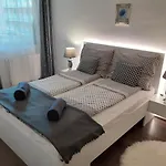 Apartamento Krisztina Duna Garden *