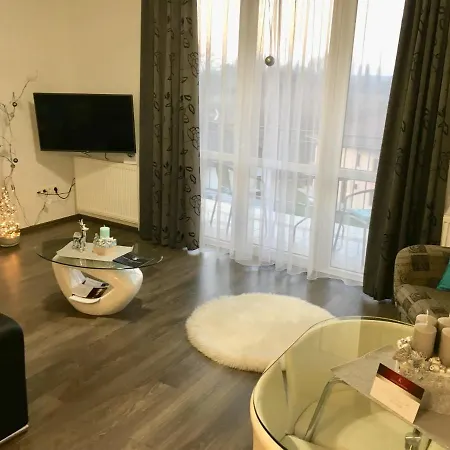 Apartmán Krisztina Duna Garden *