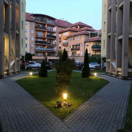 Krisztina Duna Garden * ドゥナケシ