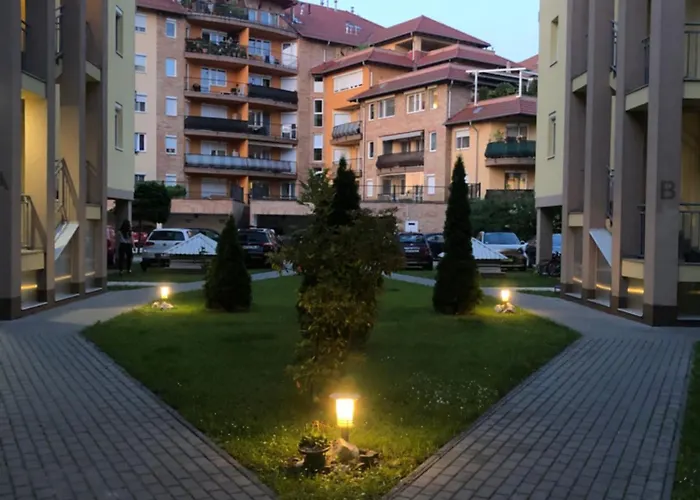 Krisztina Duna Garden * ドゥナケシ